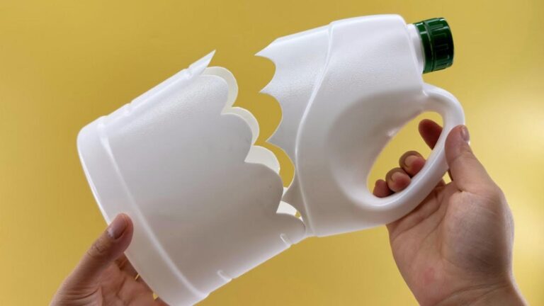 2 genialne sposoby na recykling plastikowych butelek, które musisz poznać!